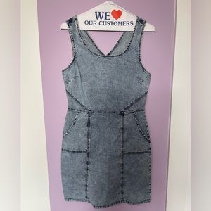 Suzy Shier acid wash denim dress